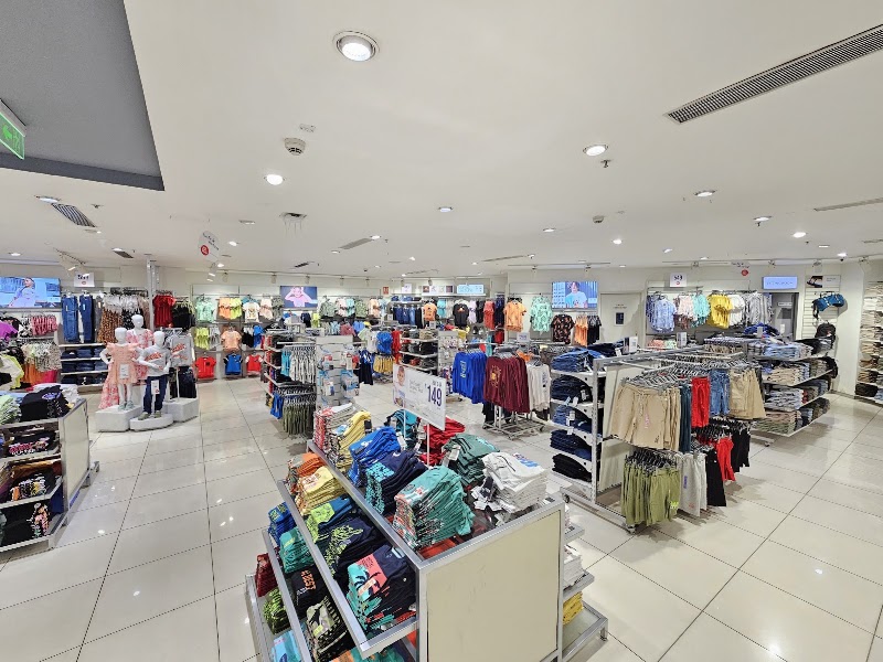 Max - Max No F9 & F10, 1st Floor, Inorbit Mall, Palm Beach Rd, Sector 30A, Vashi, Navi Mumbai, Maharashtra 400703, India