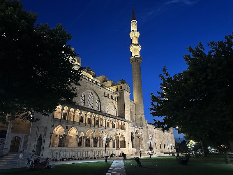 Suleymaniye Mosque - Suleymaniye Mosque, Süleymaniye, Prof. Dr. Sıddık Sami Onar Cd. No:1, 34116 Fatih/İstanbul, Türkiye