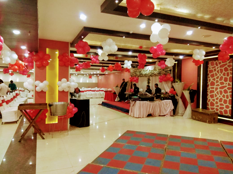 Veggie Galaxy - Veggie Galaxy Ground Floor, 218E/71, Mahatma Gandhi Marg P Square Mall, Civil Lines, Prayagraj, Uttar Pradesh 211001, India