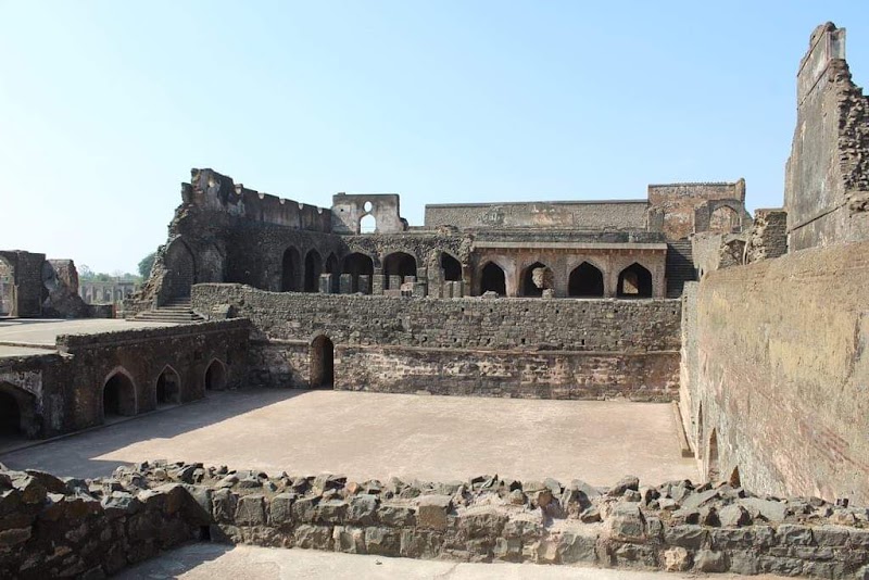 Hindola Mahal - Hindola Mahal, 994V+P5F, Sulibardi, Madhya Pradesh 454010, India