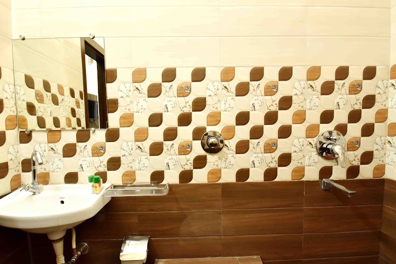 Hotel Hori Palace - Hotel Hori Palace 33, Harsiddh Road ,Near Mahakaleshwar Temple, Harsiddhi Gate, Ujjain, Madhya Pradesh 456006, India