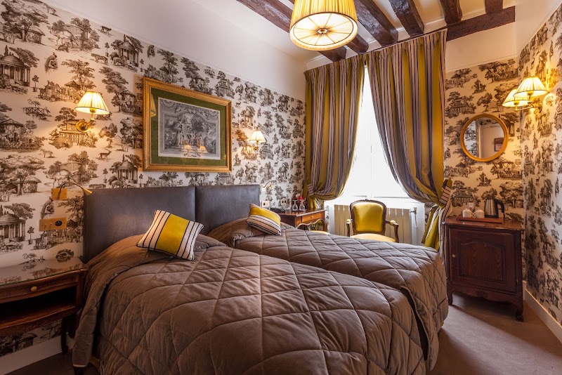 Grand Hôtel de L'Univers - Grand Hôtel de L'Univers 6 Rue Grégoire de Tours, 75006 Paris, France