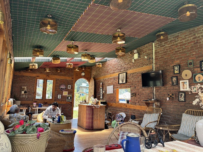 Cafe Mehfil by Hiraeth - Cafe Mehfil by Hiraeth Q94M+9Q, Shangarh, Himachal Pradesh 175134, India