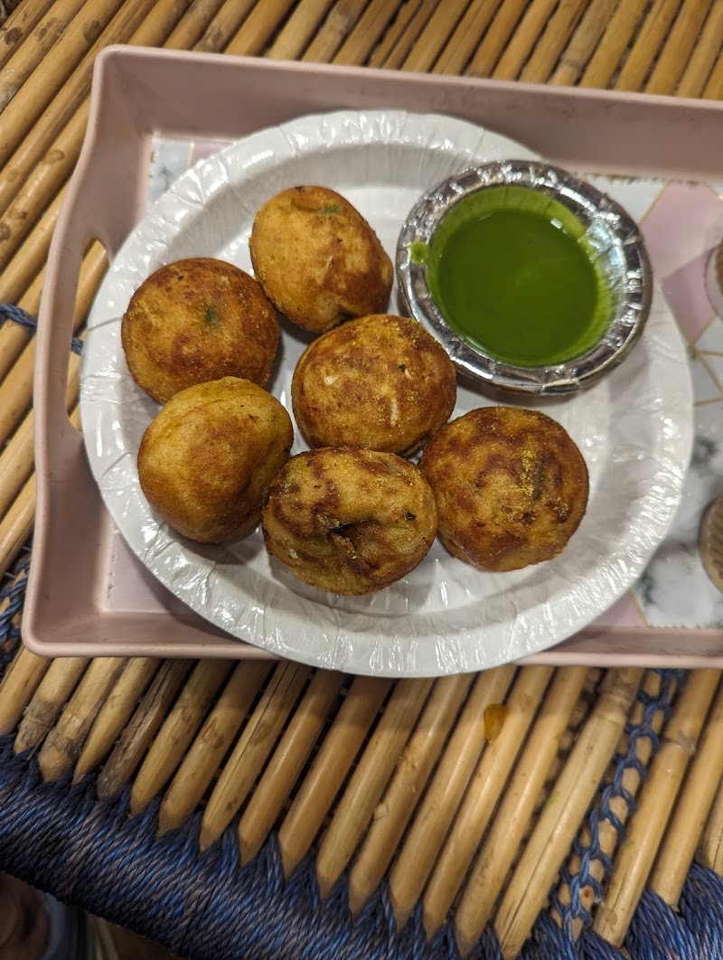 Paramhans cafe