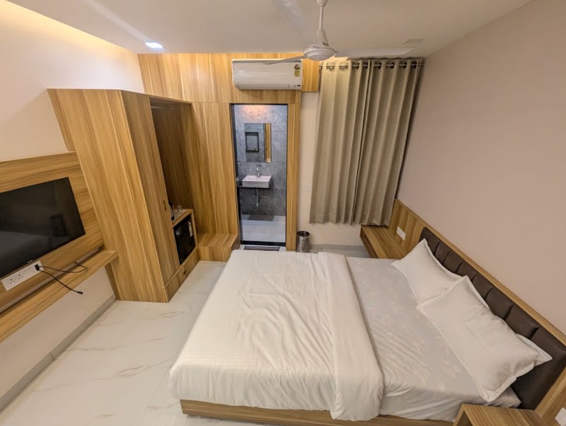 Accu Hotel Inn The Lavish Villa - Accu Hotel Inn The Lavish Villa 667, Bombay Hospital Service Rd, Part II, Scheme No 114, Indore, Madhya Pradesh 452010, India