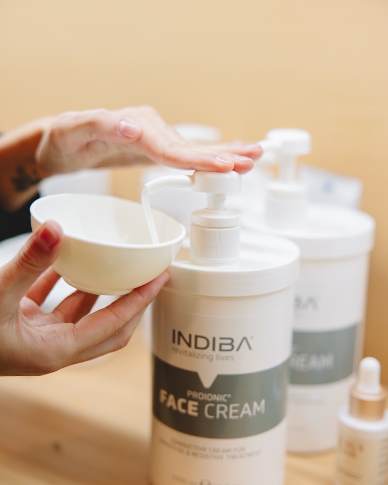 Laga Lab - Skin & Beauty Experts in Granada - Laga Lab - Skin & Beauty Experts in Granada C. Marqués de Falces, 4, Loc derecha, Centro, 18001 Granada, Spain