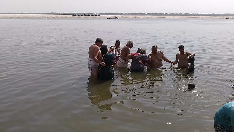 Dandi Ghat, (Varanasi) - Dandi Ghat, (Varanasi) 72W4+QVH, Hanuman Ghat Rd, Hanumaan Ghat, Bangali Tola, Varanasi, Uttar Pradesh 221001, India