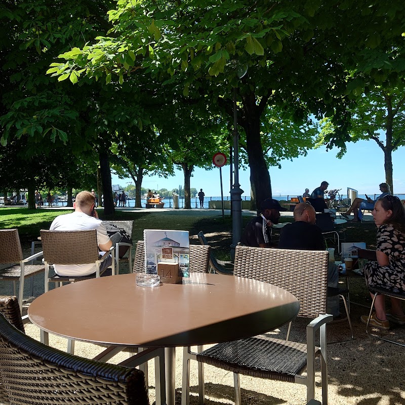 Eispavillon am See