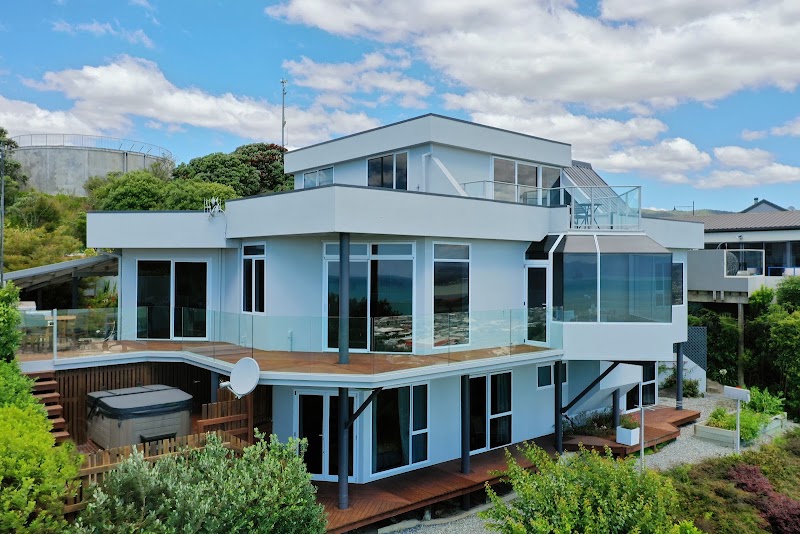 Tasman Bay Villa - Nelson Holiday Home - Tasman Bay Villa - Nelson Holiday Home 346 Princes Drive, Britannia Heights, Nelson 7010, New Zealand