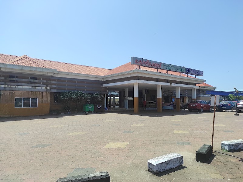 Kozhikode Railway Station 4th Platform Ticket Counter - Kozhikode Railway Station 4th Platform Ticket Counter, 6QWJ+87J, Railwaystation 4th Platform Rd, Palayam, Kozhikode, Keralam 673001, India