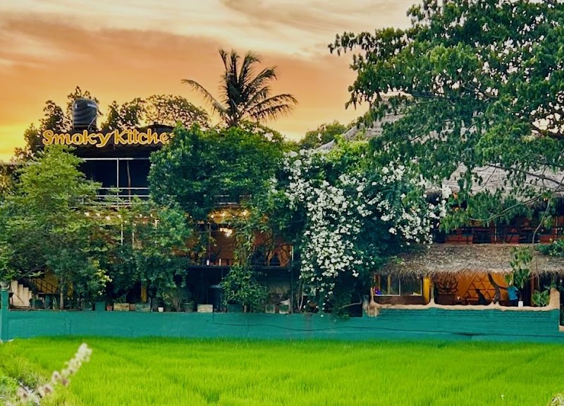 Smoky Kitchen - Smoky Kitchen No 100 Hambantota Road, Tissamaharama 82600, Sri Lanka