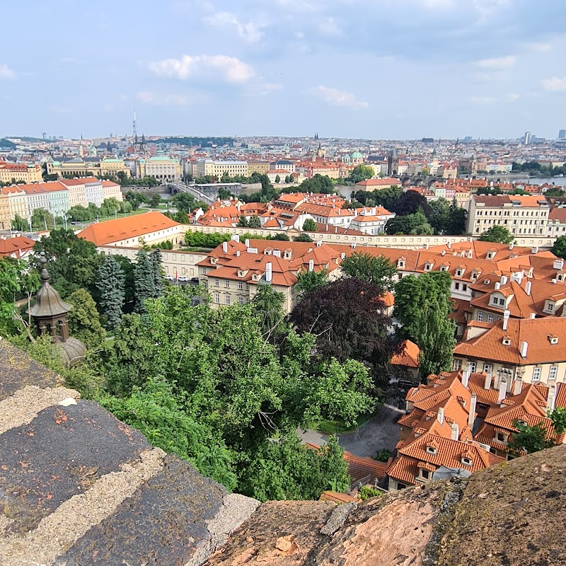 Kohl's Fountain - Kohl's Fountain, Druhé nádvoří Pražského hradu, 119 00 Praha 1-Hradčany, Czechia