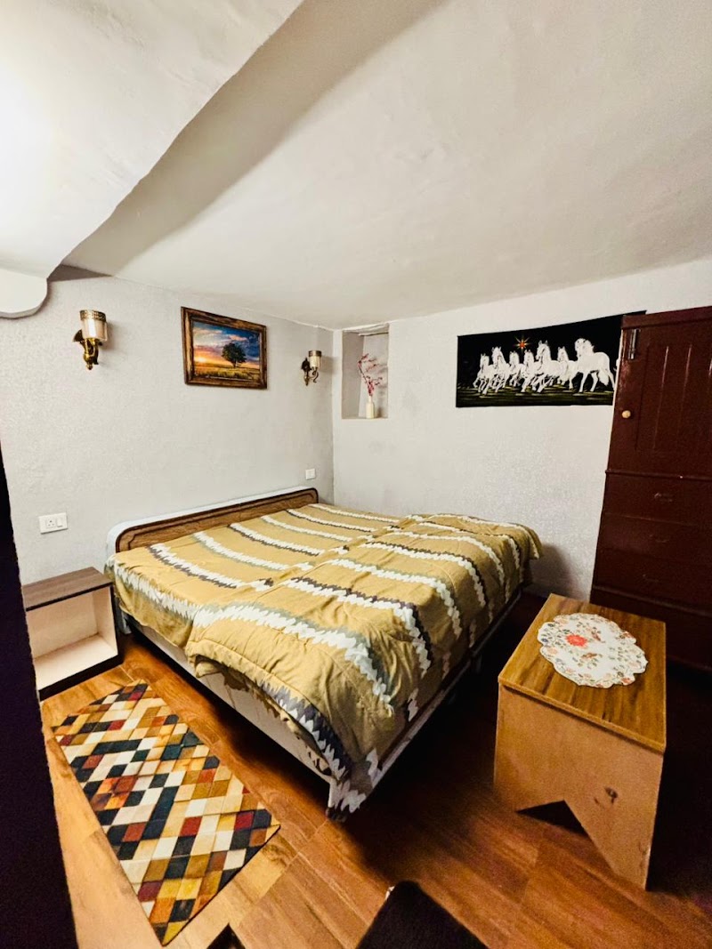 The Misty Haven on AirBnB - The Misty Haven on AirBnB Oak, Bush Road, near DLS, Oak Bush, Landour, Mussoorie, Uttarakhand 248179, India