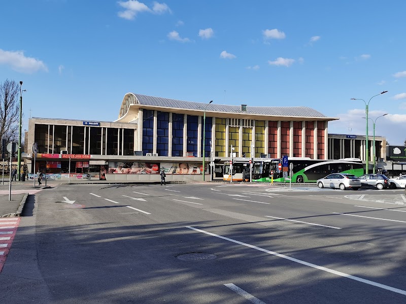 Brașov - Brașov, Bulevardul Gării 1A, 500148 Brașov, Romania