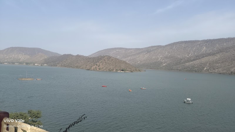 Siliserh Lake