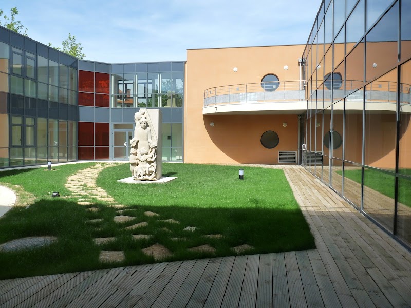 Departmental House Yonne retirement - Departmental House Yonne retirement, 7 Av. de Lattre de Tassigny, 89000 Auxerre, France
