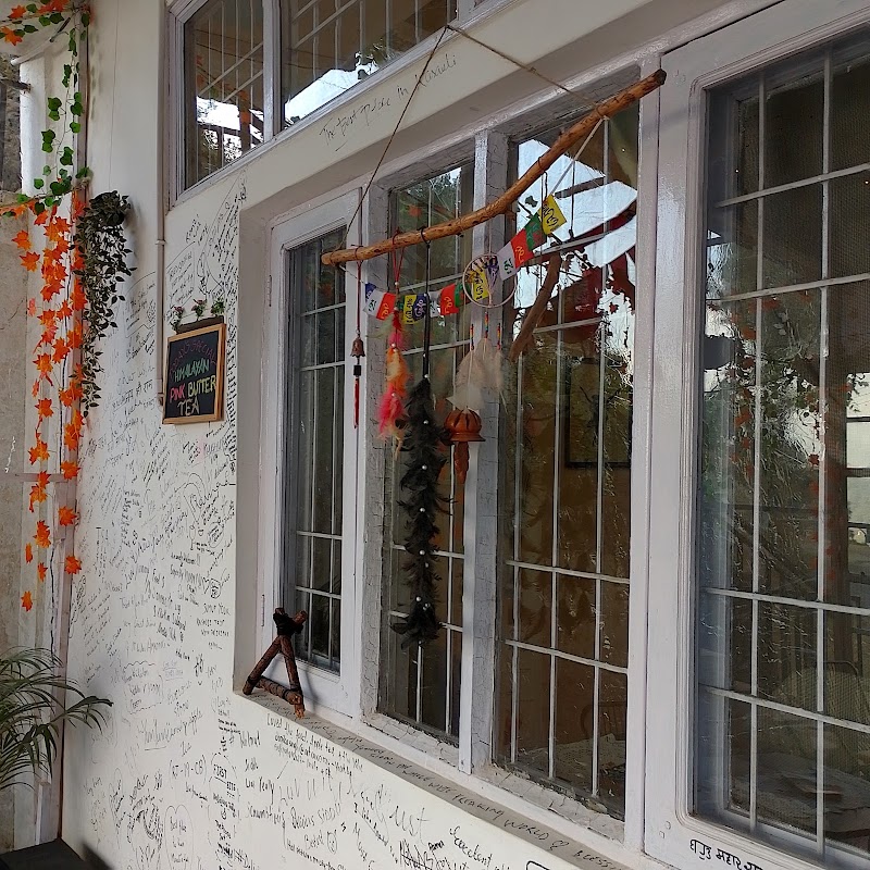 Gargi's Cafe & German Bakery, Kasauli – Italian Sandwiches, Siddus, Momos, Coffee, Soups| Reservations Recommended