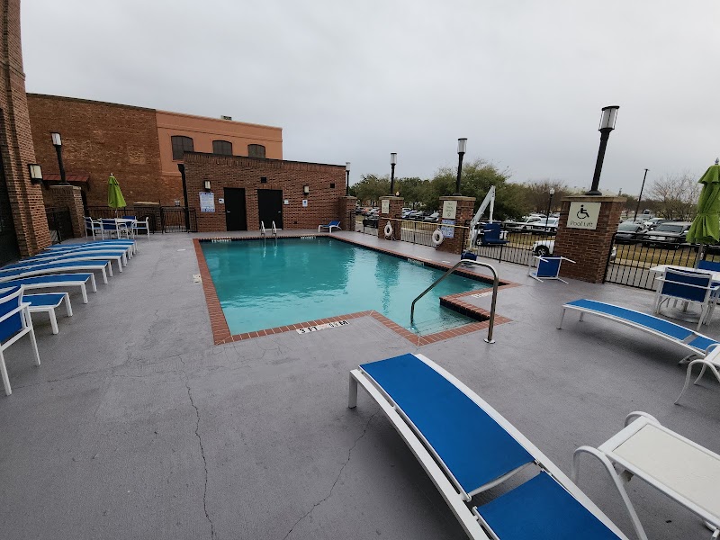 Holiday Inn Express Pensacola Downtown by IHG - Holiday Inn Express Pensacola Downtown by IHG 101 E Main St, Pensacola, FL 32502, USA