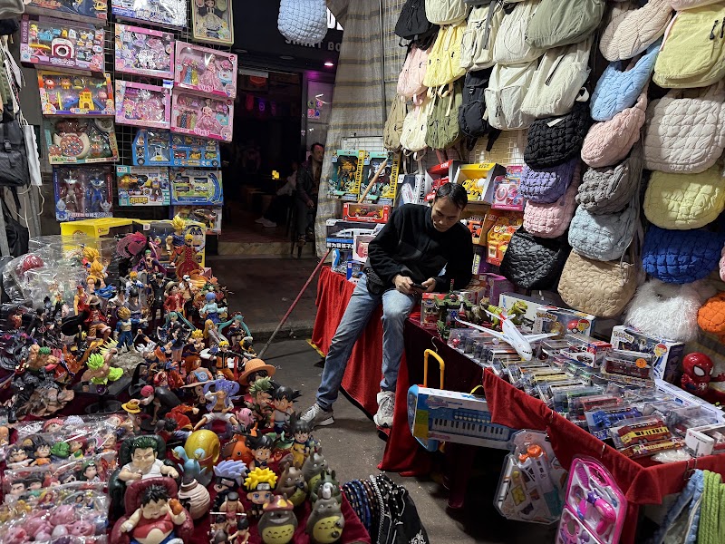 Temple Street Night Market - Temple Street Night Market, Temple St, Jordan, Hong Kong