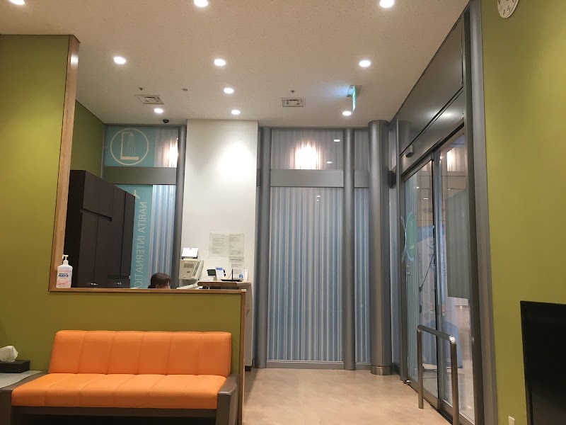 Narita Airport Terminal 1 Showers (Pre-Security) - Narita Airport Terminal 1 Showers (Pre-Security) Japan, 〒286-0111 Chiba, Narita, Sanrizuka, 御料牧場1-1 Shower room Area, 成田国際空港第1ターミナル中央・2F