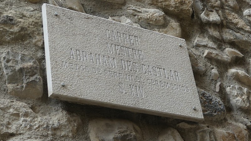 Carrer del Mestre Abraham des Catllar - Carrer del Mestre Abraham des Catllar Carrer del Mestre Abraham des Catllar, 17850 Besalú, Girona, Spain