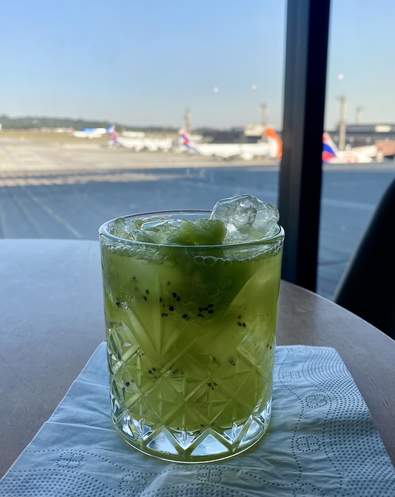 Plaza Premium Lounge (Embarque Doméstico, Terminal 2) - Plaza Premium Lounge (Embarque Doméstico, Terminal 2), Near Gate 209 - 224, Terminal 2, Domestic Departure - GRU Airport - R. Interna do Aeroporto Internacional de Guarulhos - Guarulhos, SP, 07190-100, Brazil