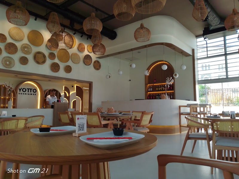 Yotto Sushi & Wok (Serik, The Land of Legends) - Yotto Sushi & Wok (Serik, The Land of Legends), Kadriye, The Land Of Legends:, Atatürk, 3 Caddesi No:1/68, 07500 Serik/Antalya, Türkiye