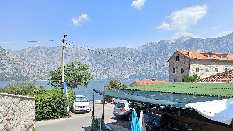 Seaside Apartments - Seaside Apartments, Prcanj 208 Kotor, Prčanj 85330, Montenegro
