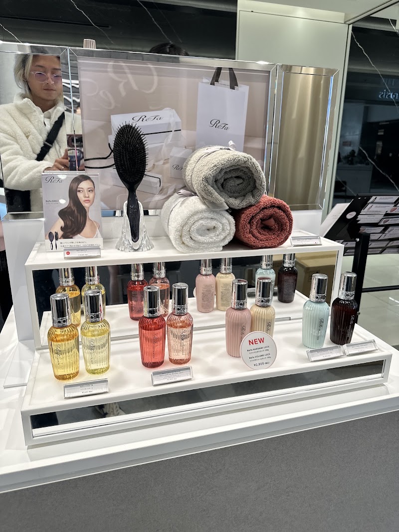 ReFa SHOP GINZA SIX - ReFa SHOP GINZA SIX, Japan, 〒104-0061 Tokyo, Chuo City, Ginza, 6-chōme−10−１ GINZA SIX B1