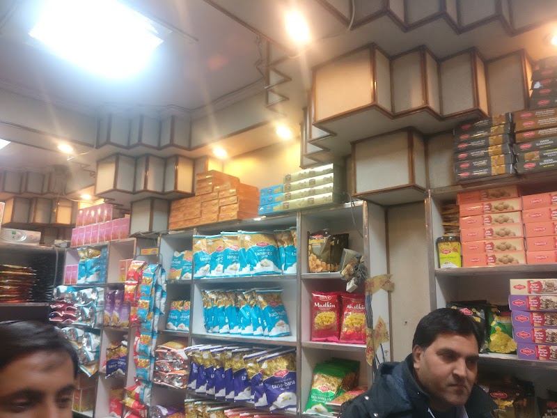 Haldiram Bhujiawala - Haldiram Bhujiawala, 2887+C32, Railway, Station Rd, Kote Gate, Bikaner, Rajasthan 334001, India