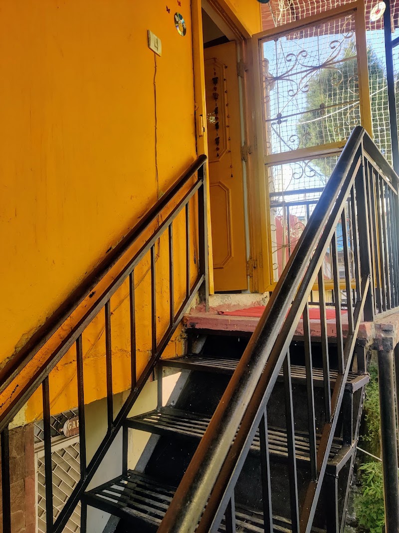 Sun 2BHK Apartment by Wabi Sabi Stays - Sun 2BHK Apartment by Wabi Sabi Stays 1st Floor (Dr. Madhusudan Garg), 3, Adhere estate, Mall Rd, near Kalsang Restaurant, The Mall Road, Mussoorie, Uttarakhand 248179, India