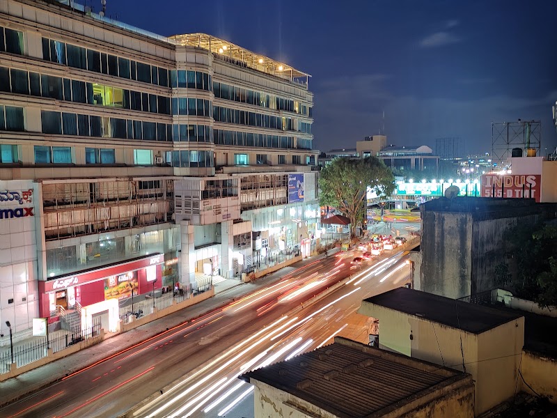 Hotel O by OYO Varcity Phi Premium Pavilion