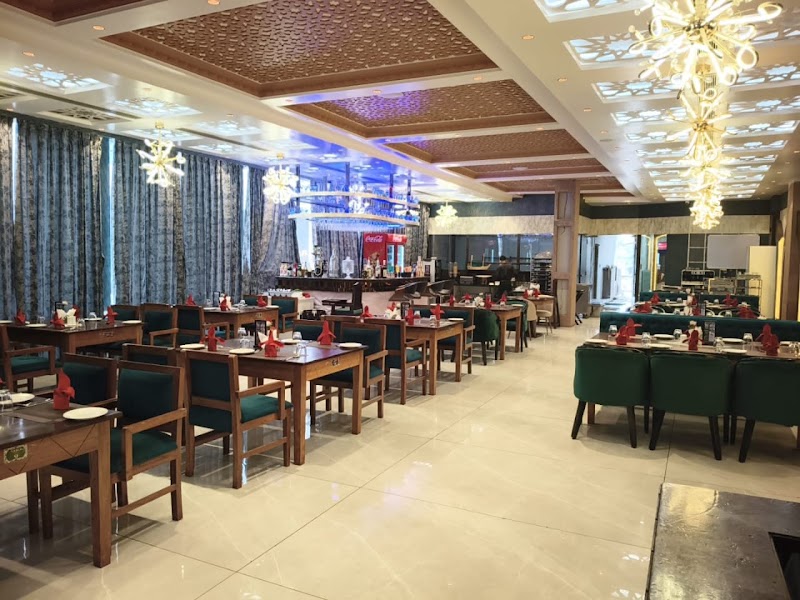 The Emerald Hotel & Siya Milan banquets - The Emerald Hotel & Siya Milan banquets Lenin chowk, Majhaulia Rd, Musahri, Muzaffarpur, Bihar 842001, India