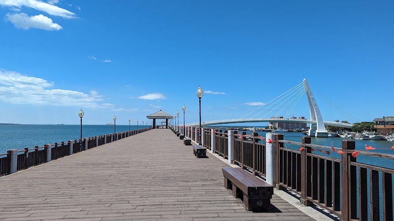 淡水漁人碼頭觀景平台 - 淡水漁人碼頭觀景平台, No. 199號, Guanhai Rd, Shalun Village, Tamsui District, New Taipei City, Taiwan 251