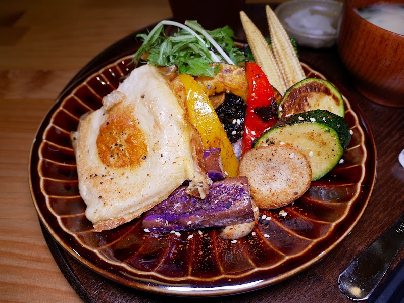 植日生手作蔬食 - 植日生手作蔬食 No. 11號, Alley 4, Lane 133, Section 4, Nanjing E Rd, Meiren Village, Songshan District, Taipei City, Taiwan 10568