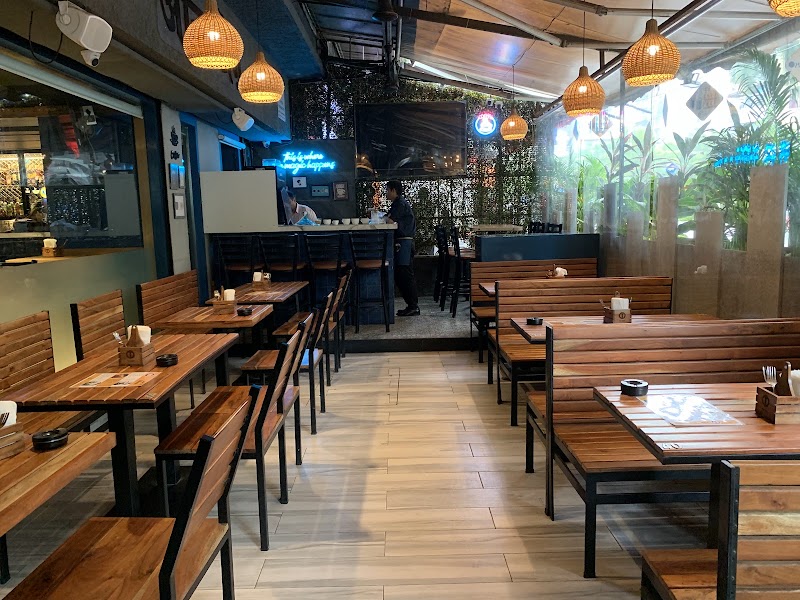 On Toes - On Toes 1, Pleasant Park, New Link Rd, opp. Movie Time Cinema, Malad, Evershine Nagar, Malad West, Mumbai, Maharashtra 400064, India
