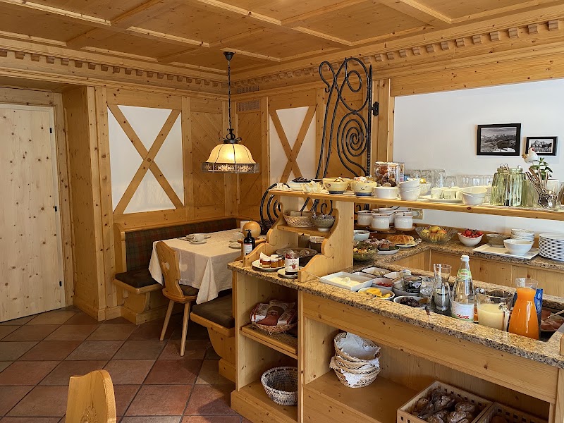 Garni Hotel Max - Garni Hotel Max Str. Cisles, 21, 39047 Santa Cristina Valgardena BZ, Italy