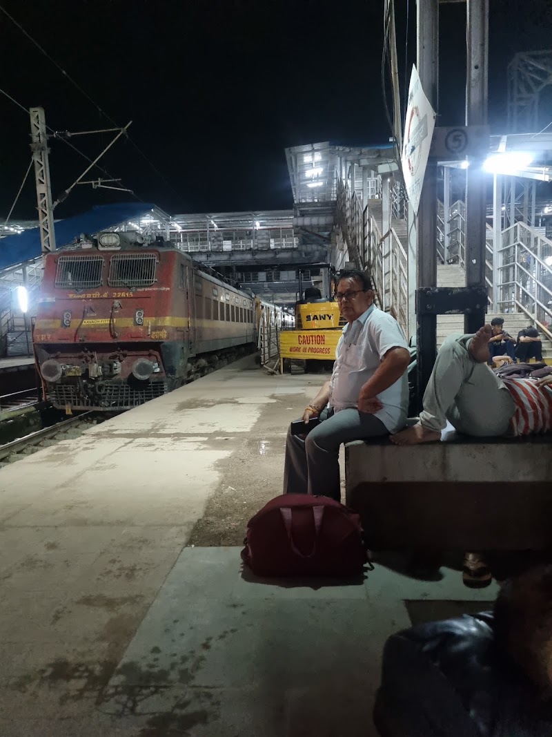 Gwalior railway station - Gwalior railway station, 657J+Q4F, Railway Colony, Gwalior, Madhya Pradesh 474002, India