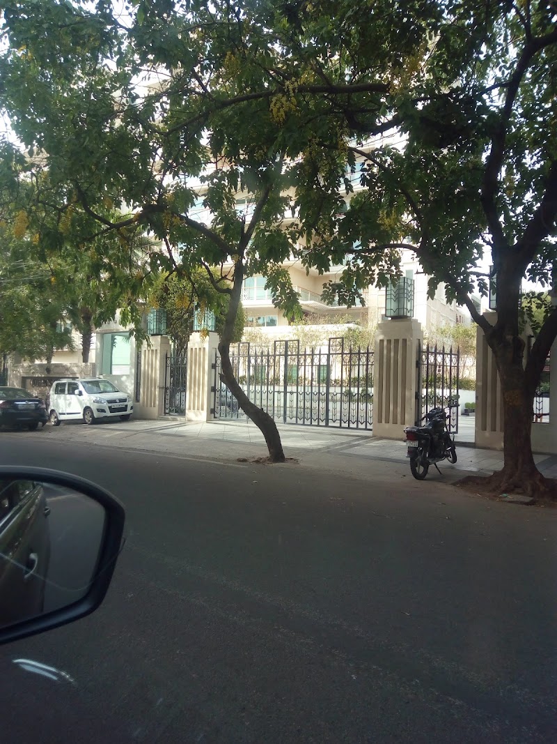 DLF Queens Court - DLF Queens Court Queens Court, Block E, Gurdwara Rd, VSNL Colony, Greater Kailash II, Greater Kailash, New Delhi, Delhi 110019, India