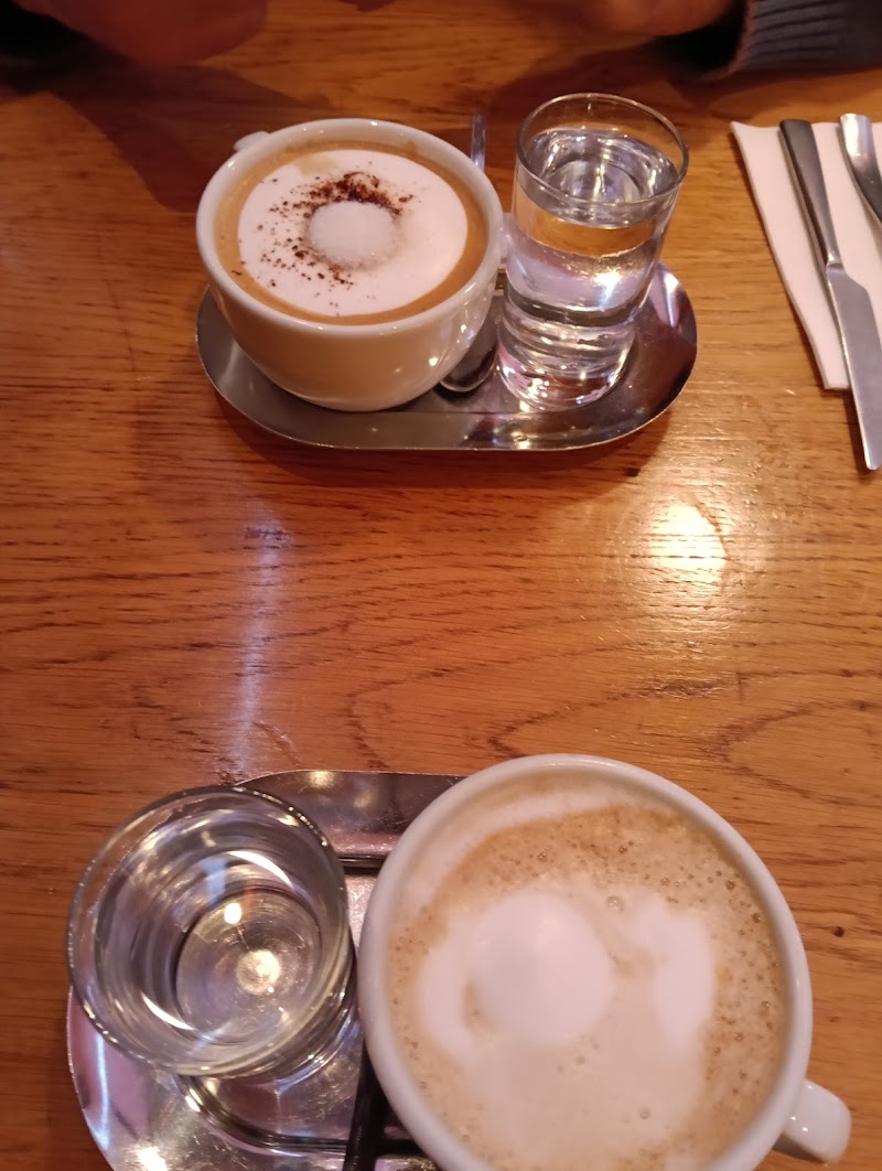 Café de Paris - Café de Paris Marktgasse 14, 3800 Interlaken, Switzerland