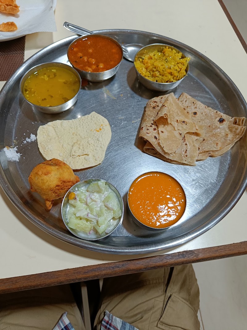 Durvankar Restaurant Pure Veg - Durvankar Restaurant Pure Veg 47XC+22P, Arrey Warrey Rd, Ganpatipule, Maharashtra 415615, India