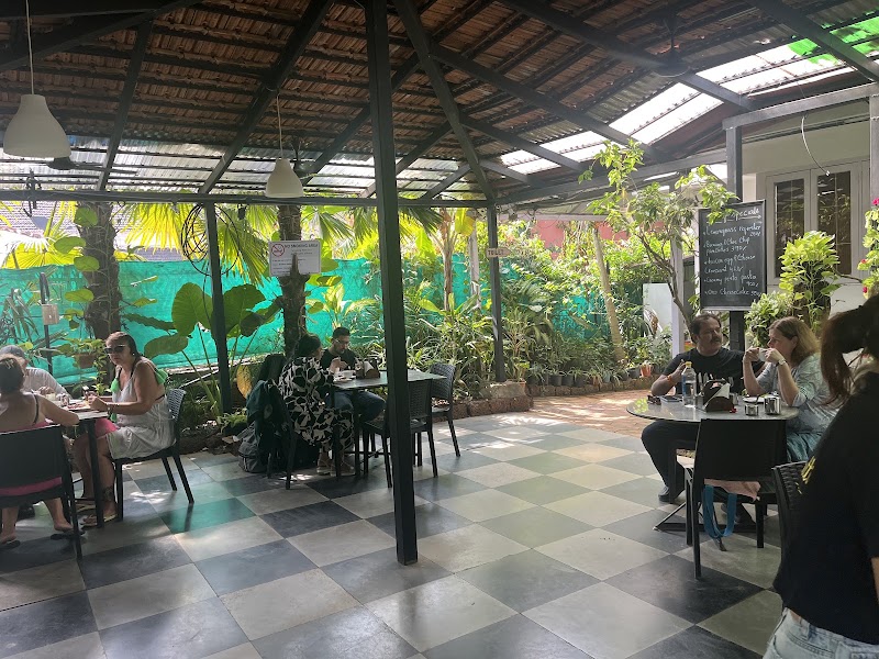 Cafe Chocolatti - Cafe Chocolatti 409A, Fort Aguada Rd, Candolim, Bardez, Candolim, Goa 403515, India