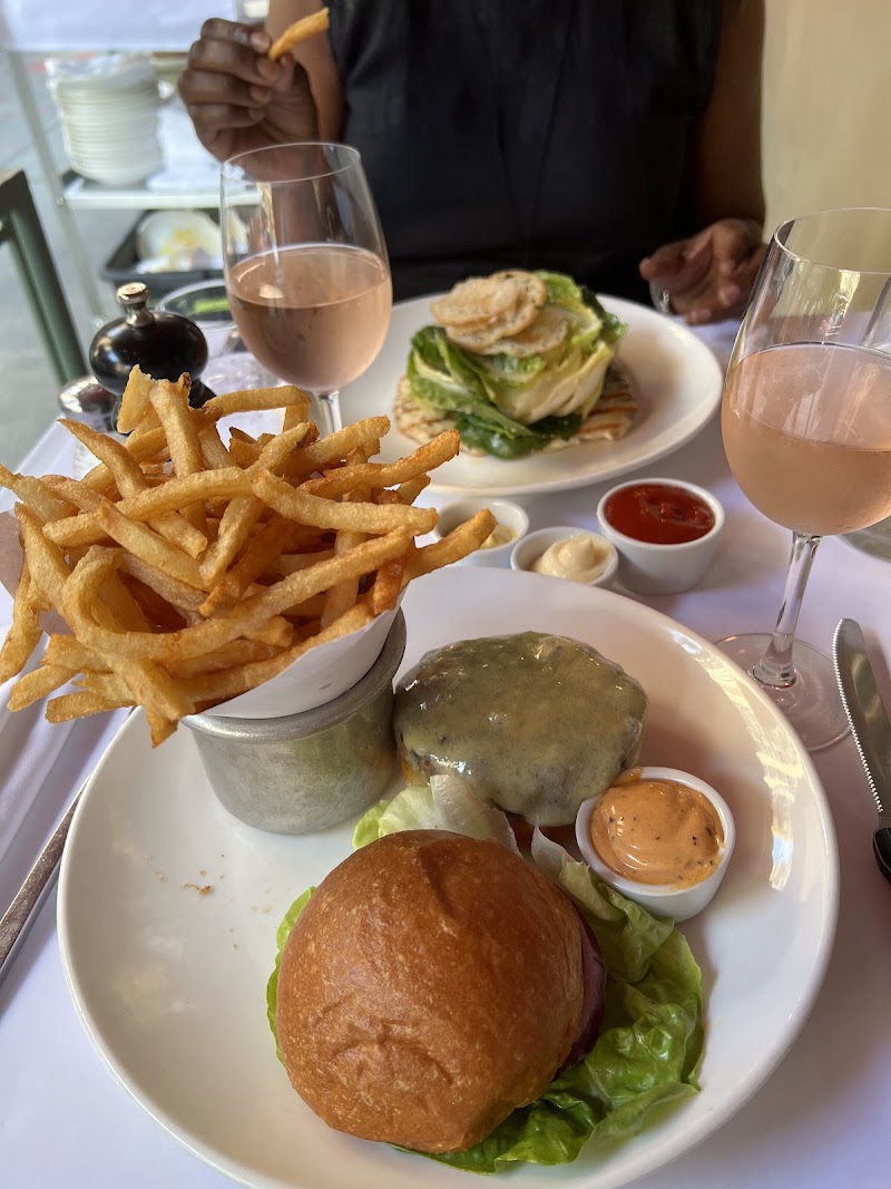 Cafe Luxembourg - Cafe Luxembourg 200 W 70th St, New York, NY 10023, USA