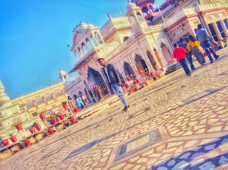 SHREE MAHAVEER SWAMI JAIN Digambar MANDIR - SHREE MAHAVEER SWAMI JAIN Digambar MANDIR, P2MR+Q5G, Raj Nagar, Ekolasi, Hindaun, Rajasthan 322230, India