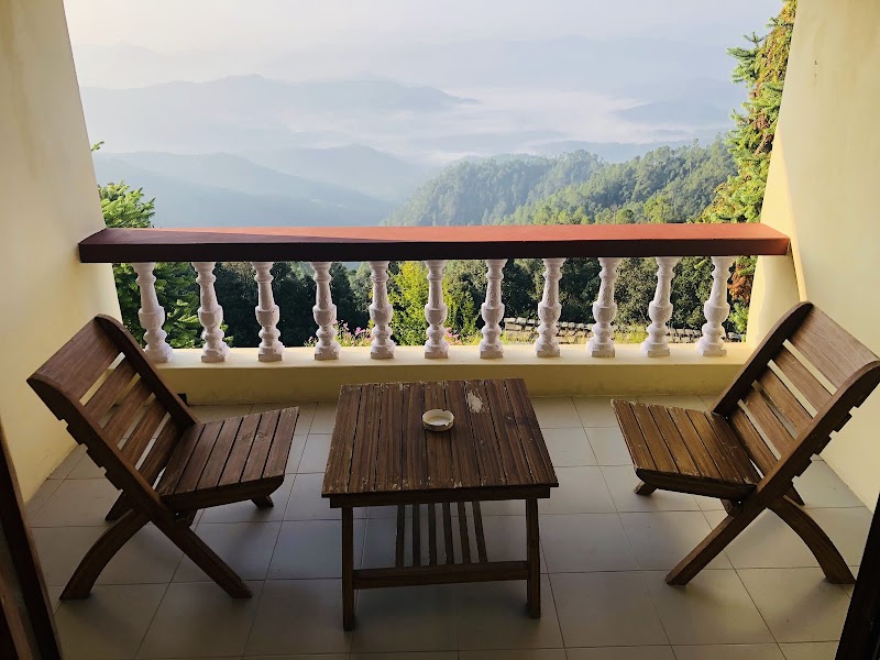 Tree of Life Grand Oak Manor Binsar - Tree of Life Grand Oak Manor Binsar, Jhandi Dhar - Binsar Sanctuary Gate Rd, Regariya, Uttarakhand 263601, India
