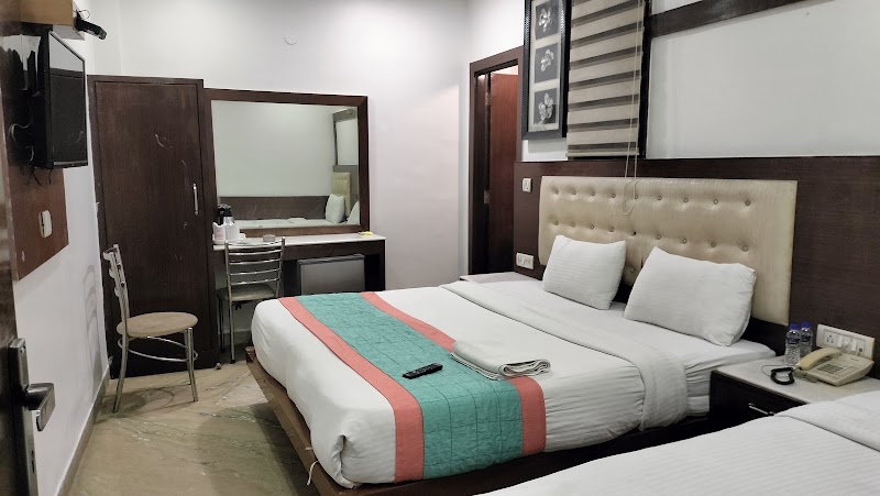 Hotel Nirmal Mahal - Hotel Nirmal Mahal 1519 Gali, Mushtaq Rai Khanna Marg, behind Vivek hotel, Bazar Sangatrashan, Mantola Mohalla, Aram Bagh, Paharganj, New Delhi, Delhi 110055, India