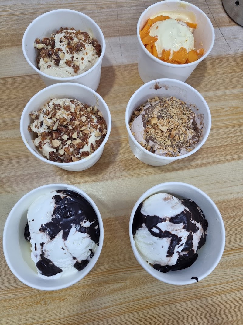 Caro - Empathy & Ice Cream (Bandra) - Caro - Empathy & Ice Cream (Bandra), 58 St. Andrews road near New India Pali Mala Road, Pali Hill, silvabidi shop, joseph d, Bandra West, Mumbai, Maharashtra 400050, India