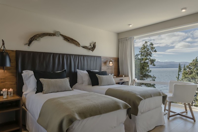 Águila Mora Suites & Spa - Águila Mora Suites & Spa Av. Ezequiel Bustillo 4790, R8400 San Carlos de Bariloche, Río Negro, Argentina