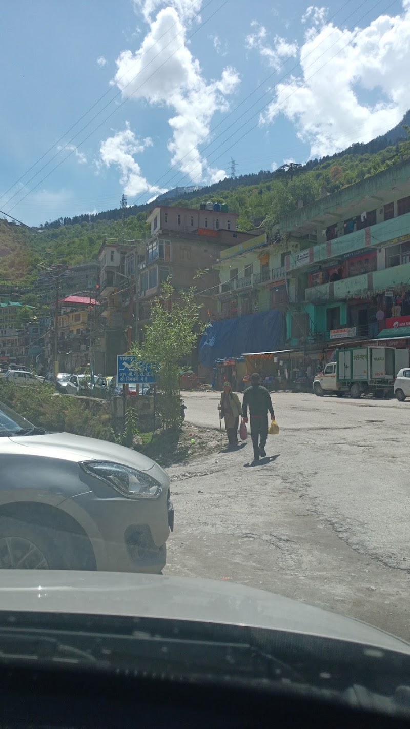Everest Dhaba - Everest Dhaba HW8M+3RR, Bhawanagar, Sungra, Himachal Pradesh 172115, India
