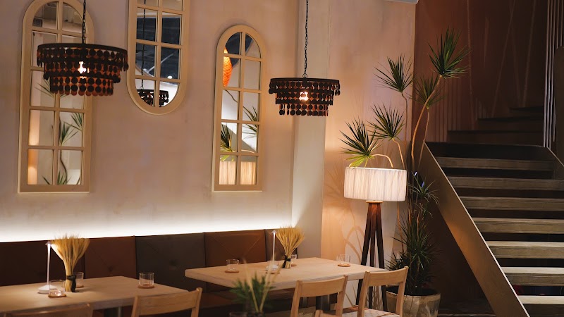 Table By Tatva Hills - Table By Tatva Hills, Unit No.16,17,18, at Ground, The Gallery On Mg Mall, Mehrauli-Gurgaon Rd, New Manglapuri, Sultanpur, New Delhi, Delhi 110030, India